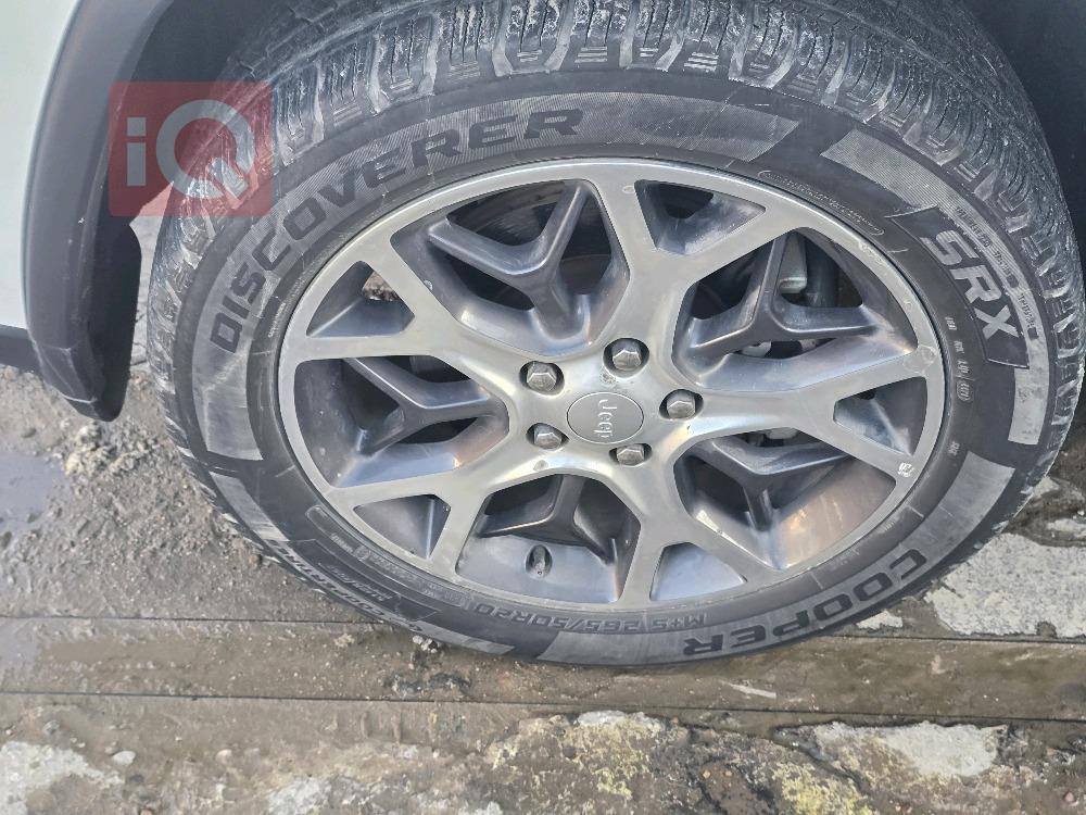 جيب جراند شيروكي